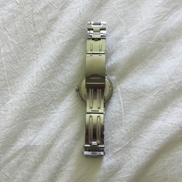 guess waterpro stainless steel back watch - Picture 3 of 4